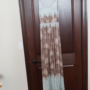 Maxi dress medium gorgeous light blue, tan, white